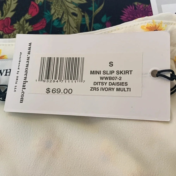 Revolve Yellow White Daisy Slip Skirt Size Small - Picture 5 of 9